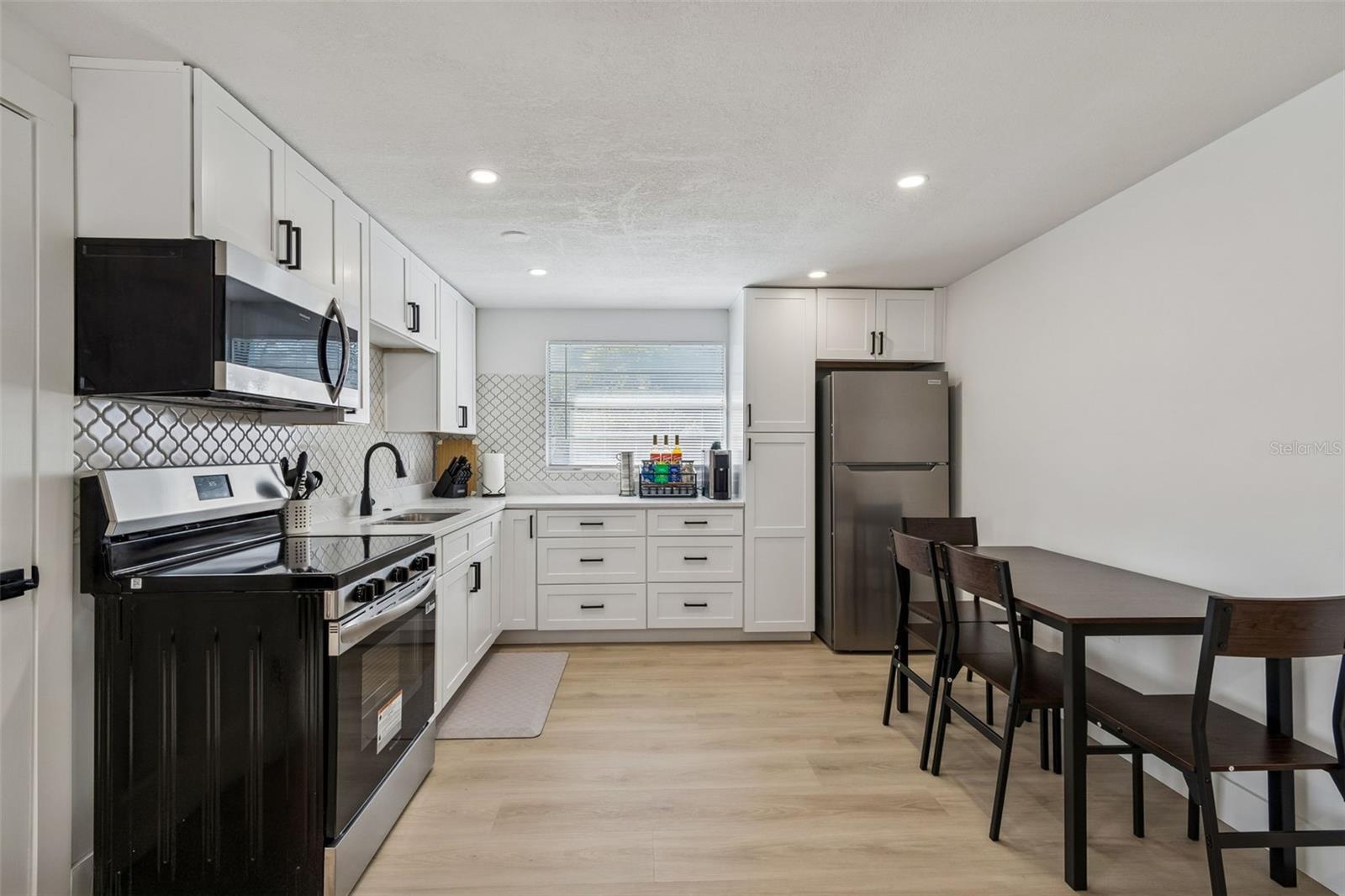 RIDGECREST ACRES - Residential Lease