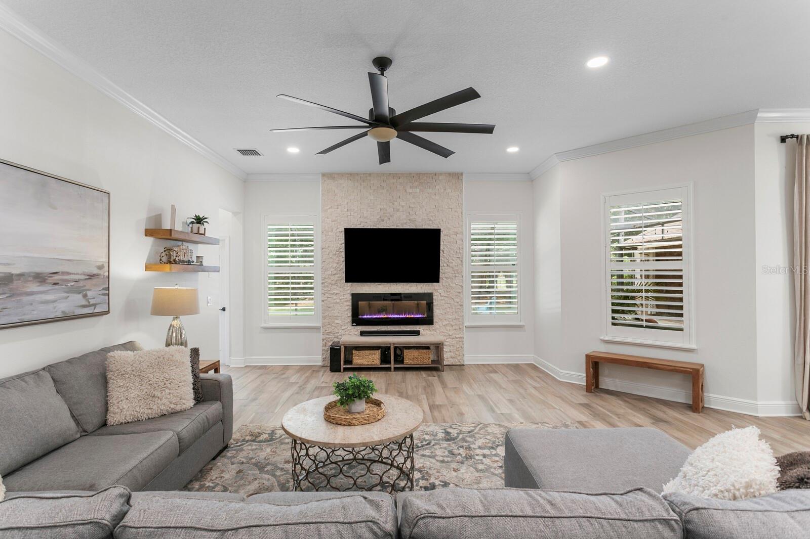NINE EAGLES UNIT ONE SEC I - Residential