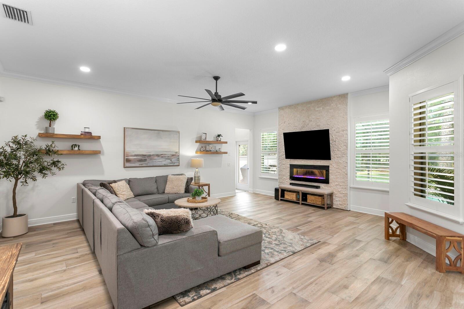 NINE EAGLES UNIT ONE SEC I - Residential