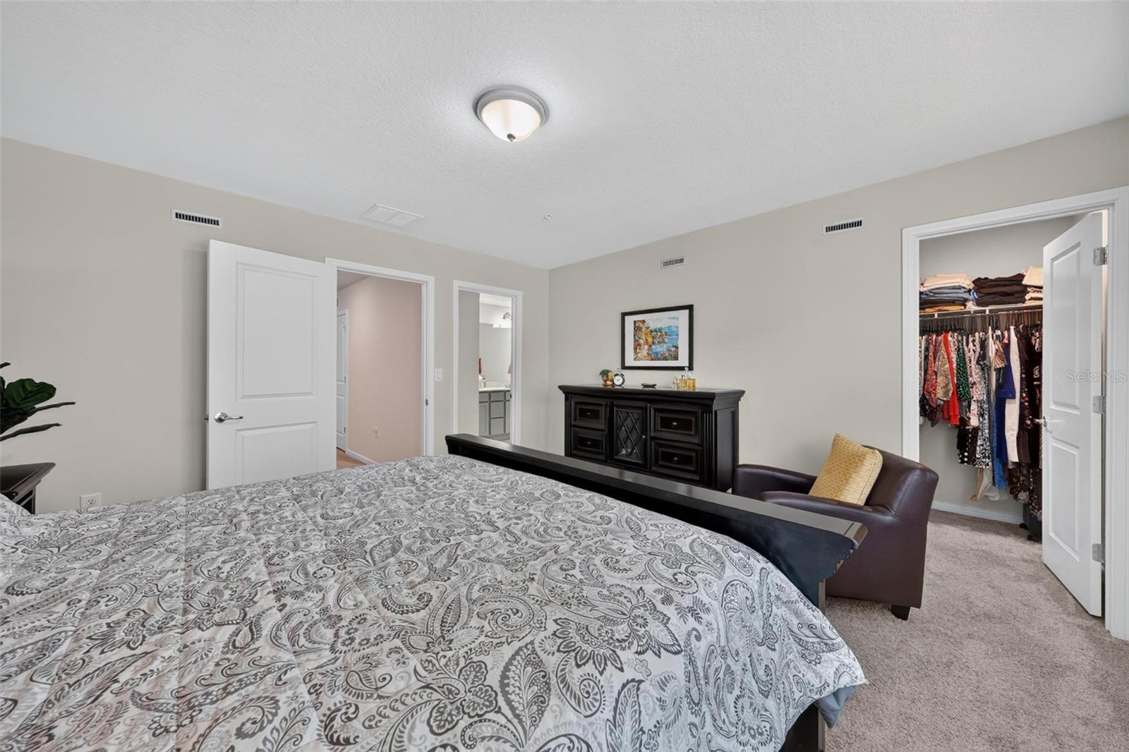 GRAYSON SQUARE - Residential