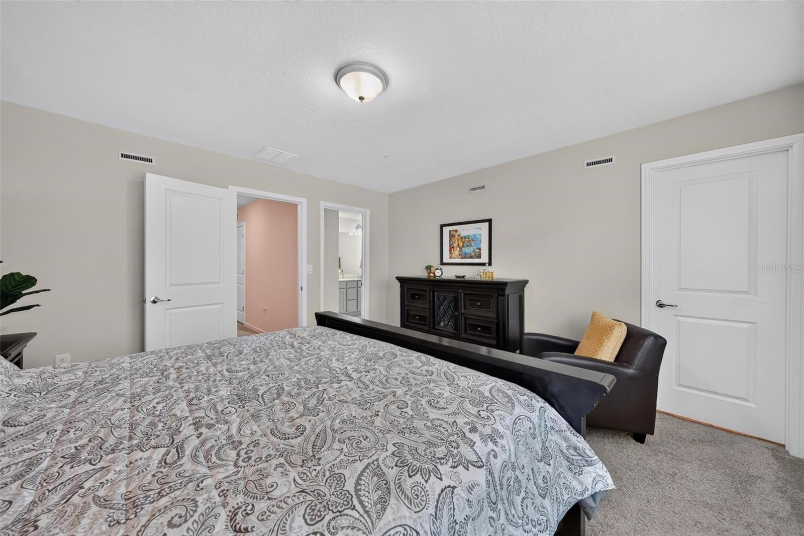 GRAYSON SQUARE - Residential