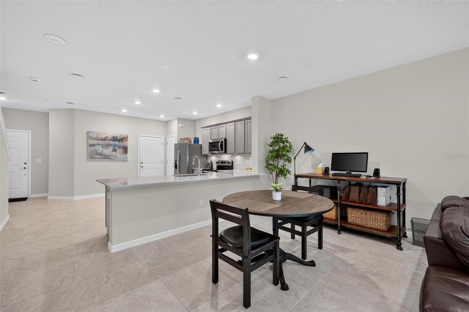 GRAYSON SQUARE - Residential