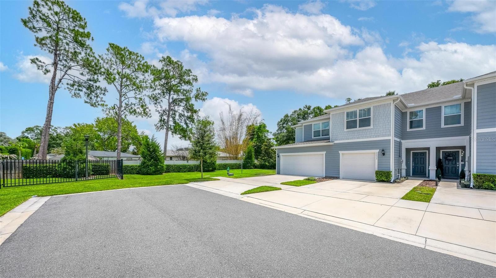 GRAYSON SQUARE - Residential