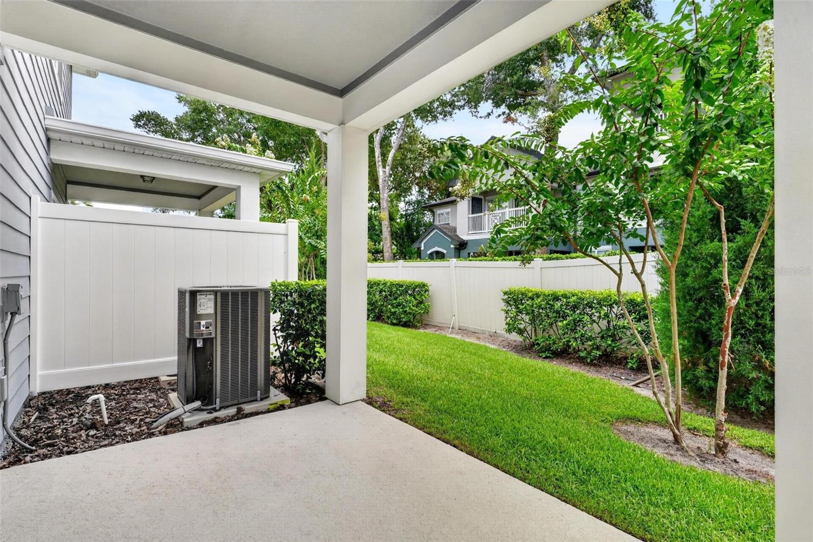 GRAYSON SQUARE - Residential