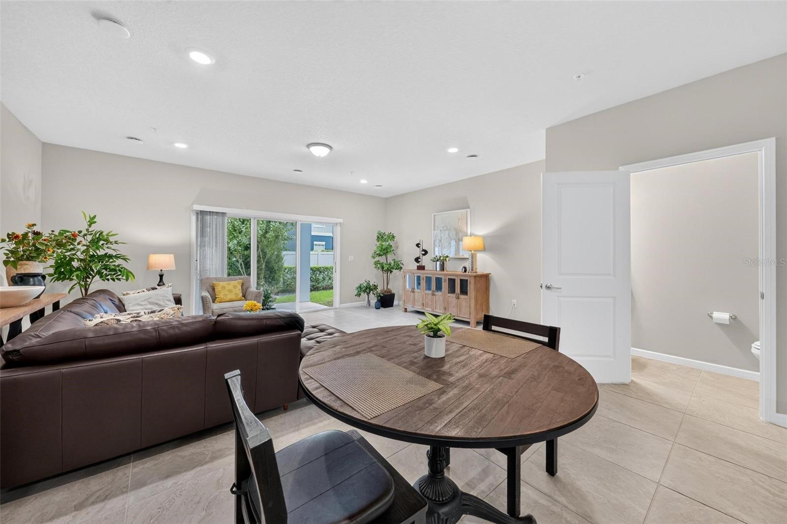 GRAYSON SQUARE - Residential