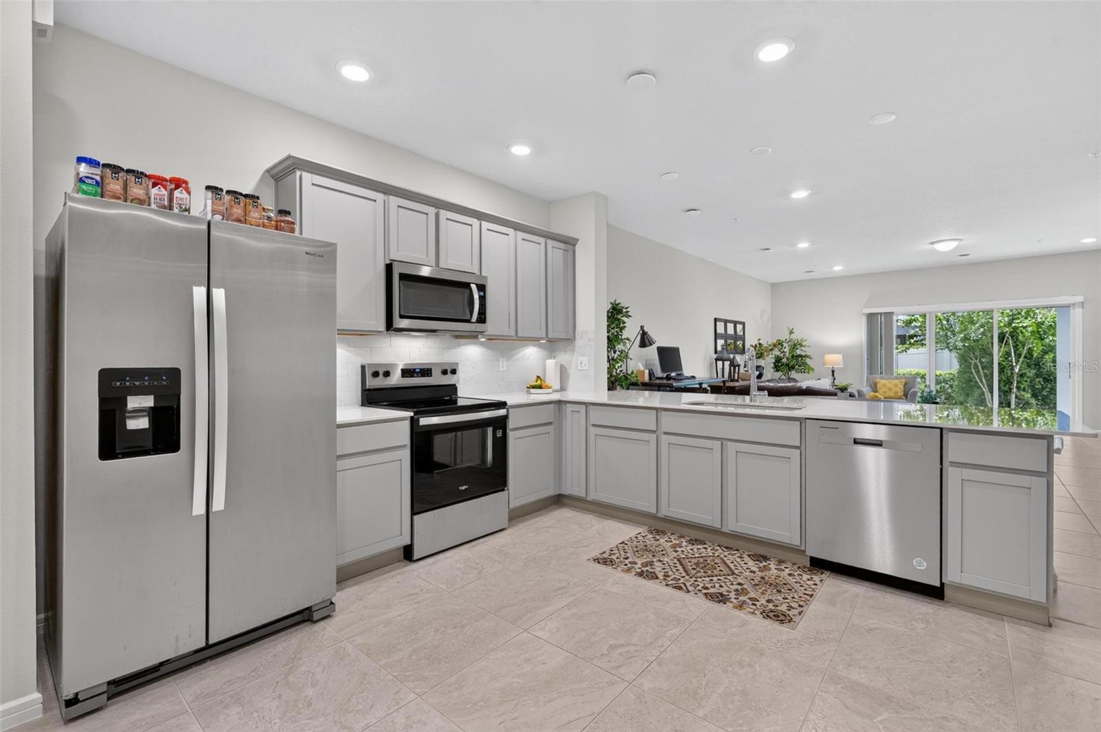 GRAYSON SQUARE - Residential
