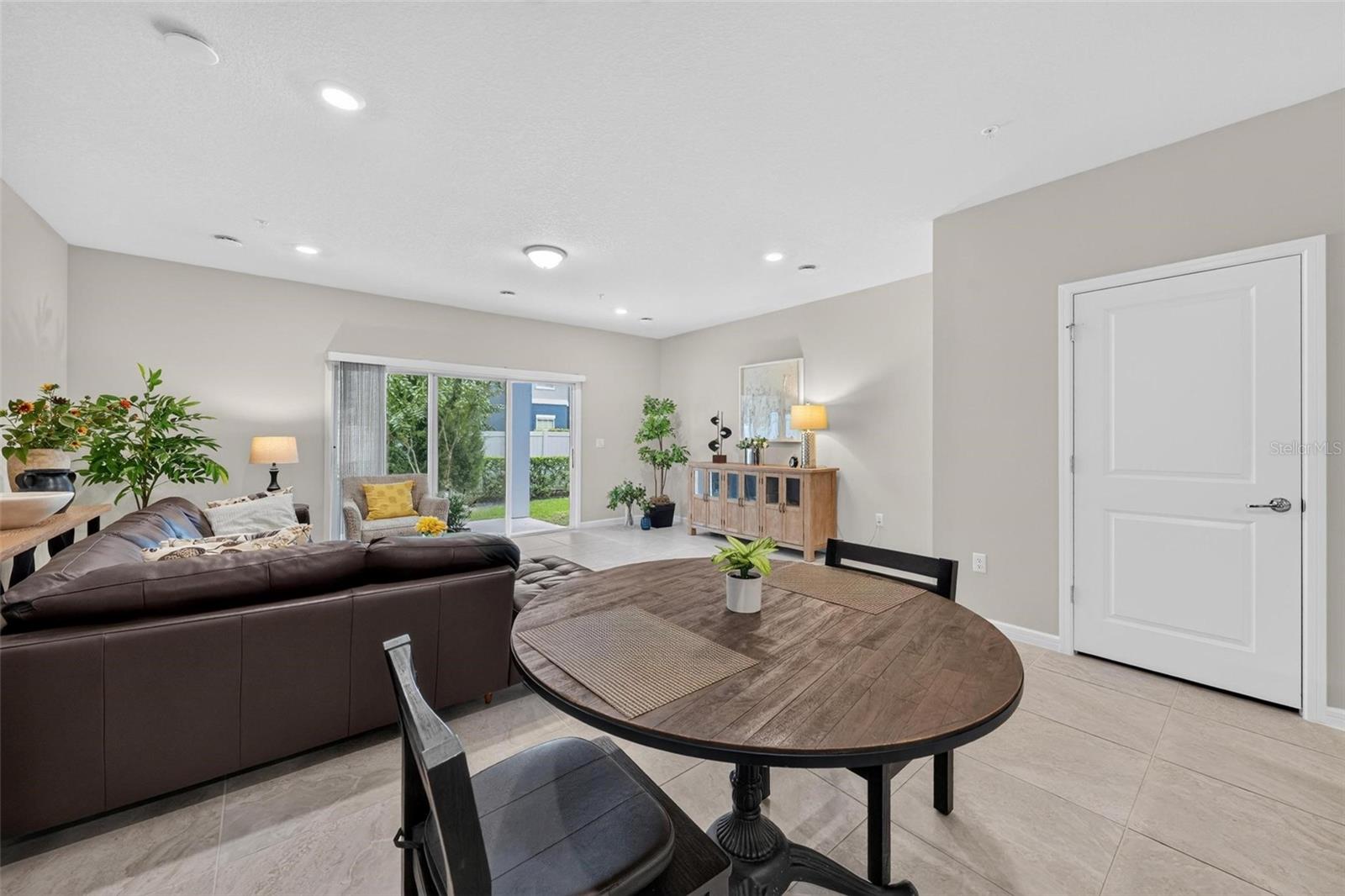 GRAYSON SQUARE - Residential