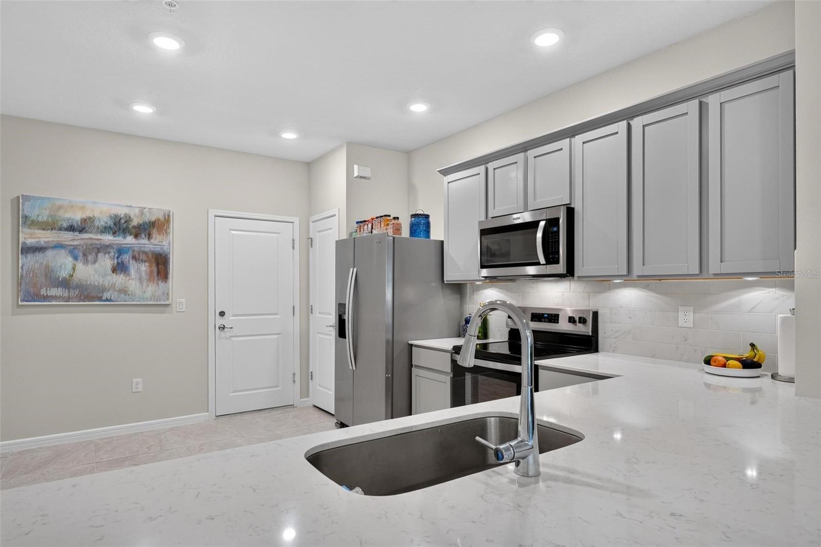 GRAYSON SQUARE - Residential