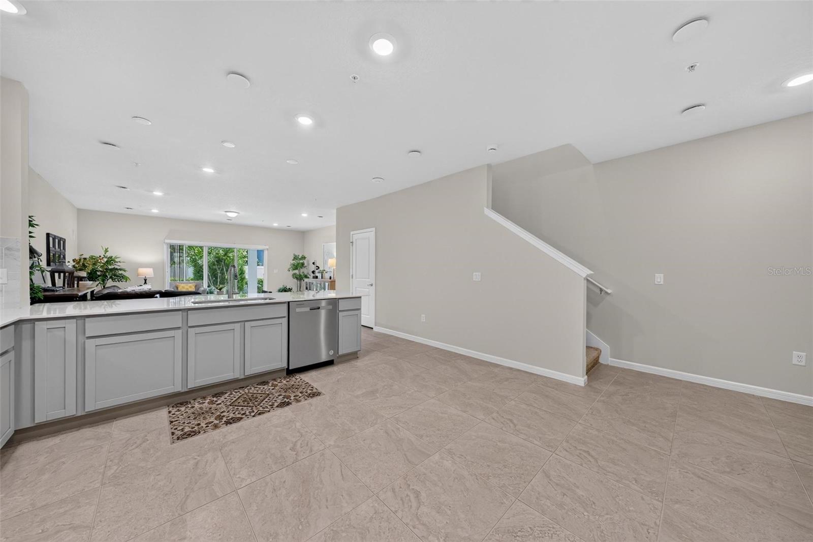 GRAYSON SQUARE - Residential