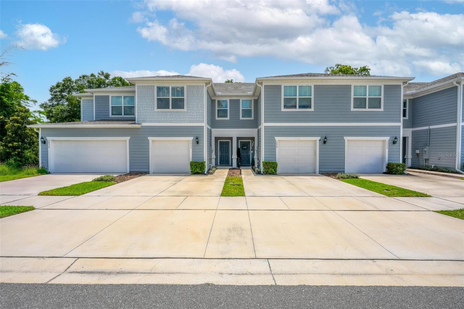 GRAYSON SQUARE - Residential
