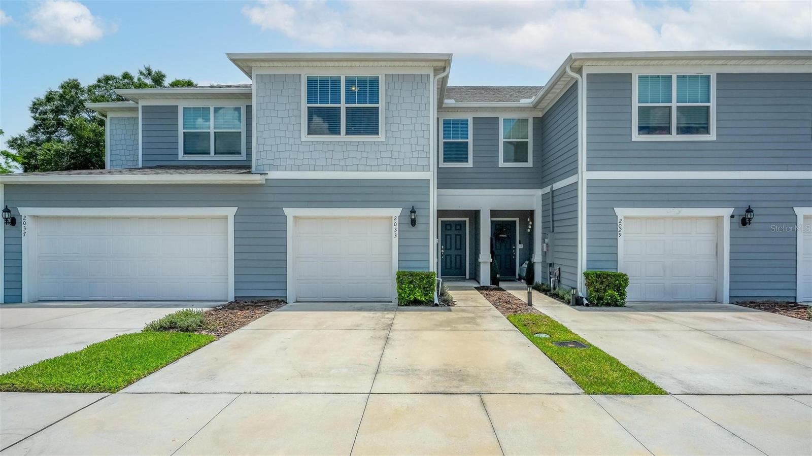 GRAYSON SQUARE - Residential