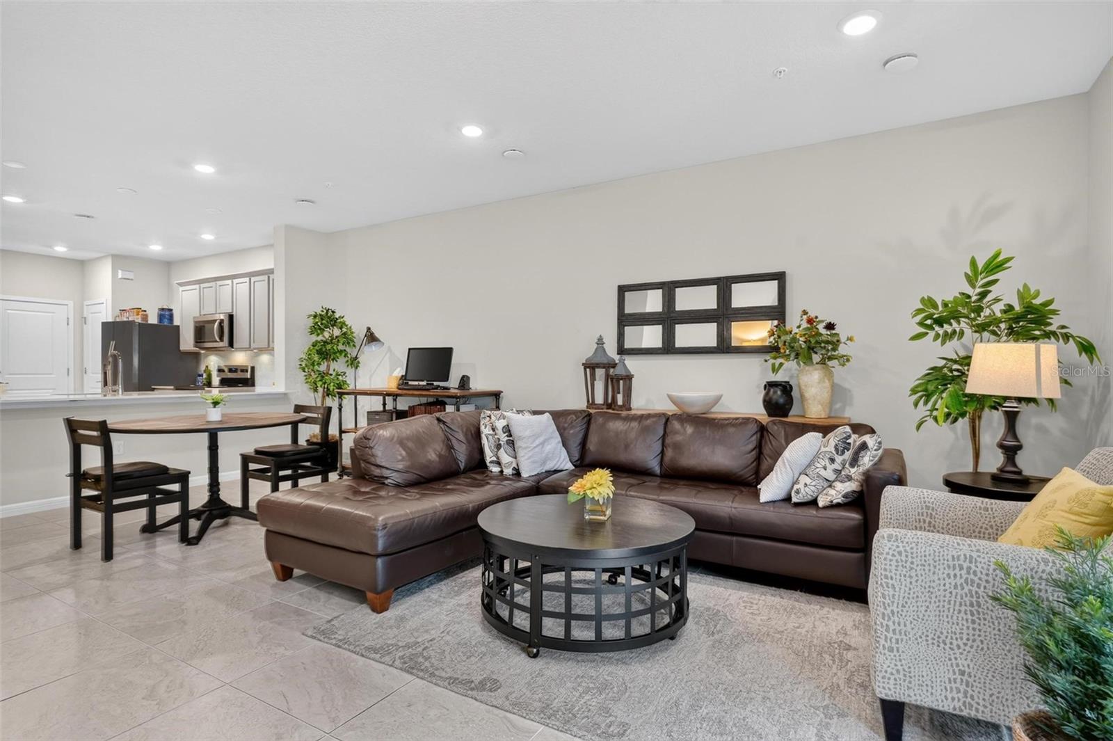 GRAYSON SQUARE - Residential