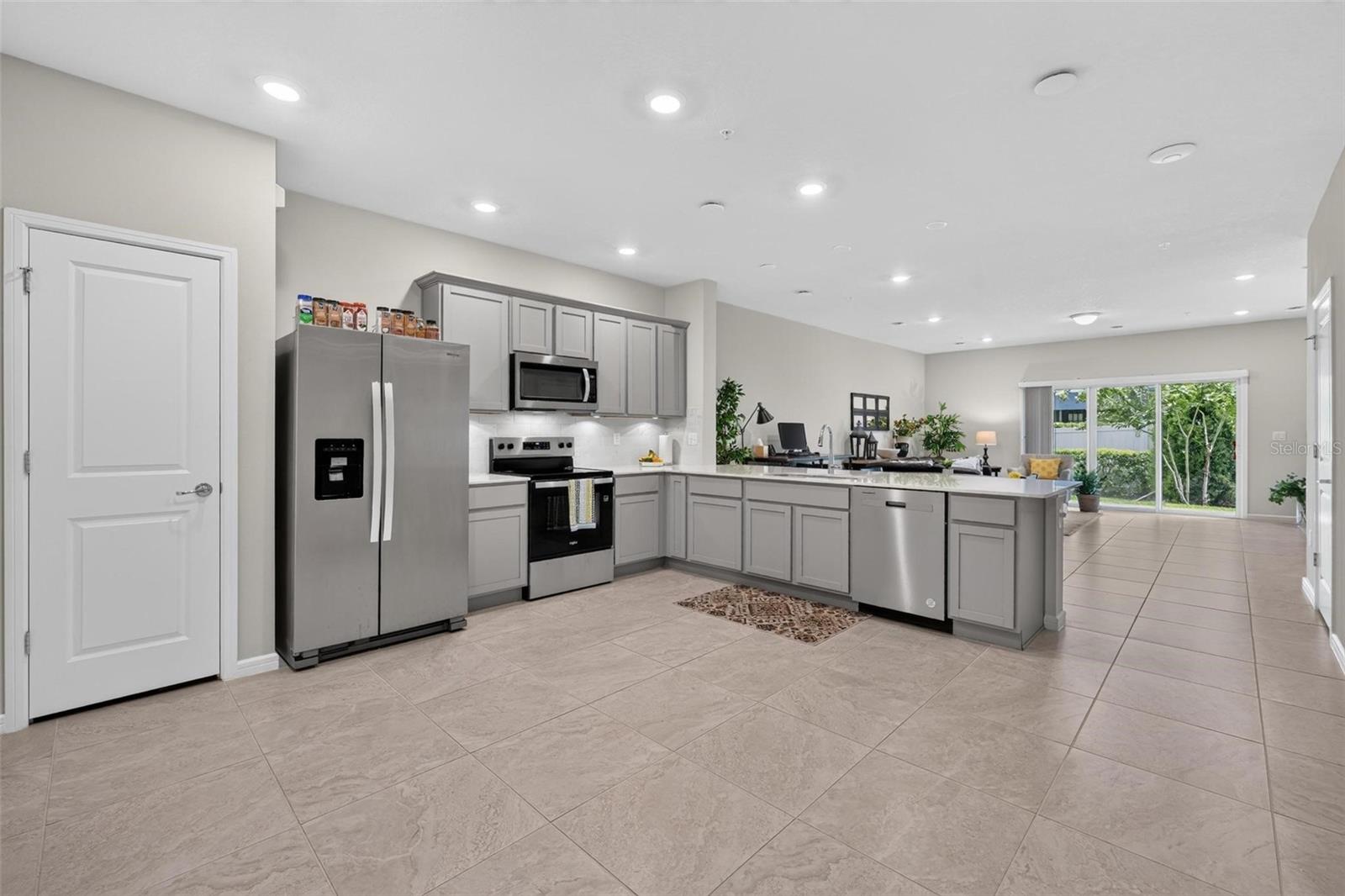 GRAYSON SQUARE - Residential