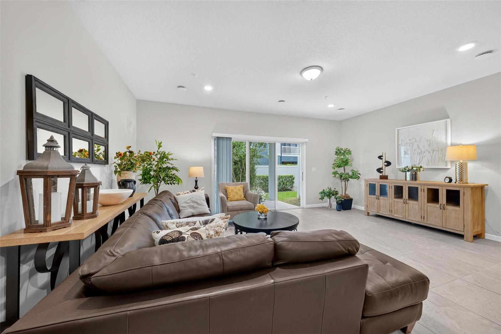 GRAYSON SQUARE - Residential