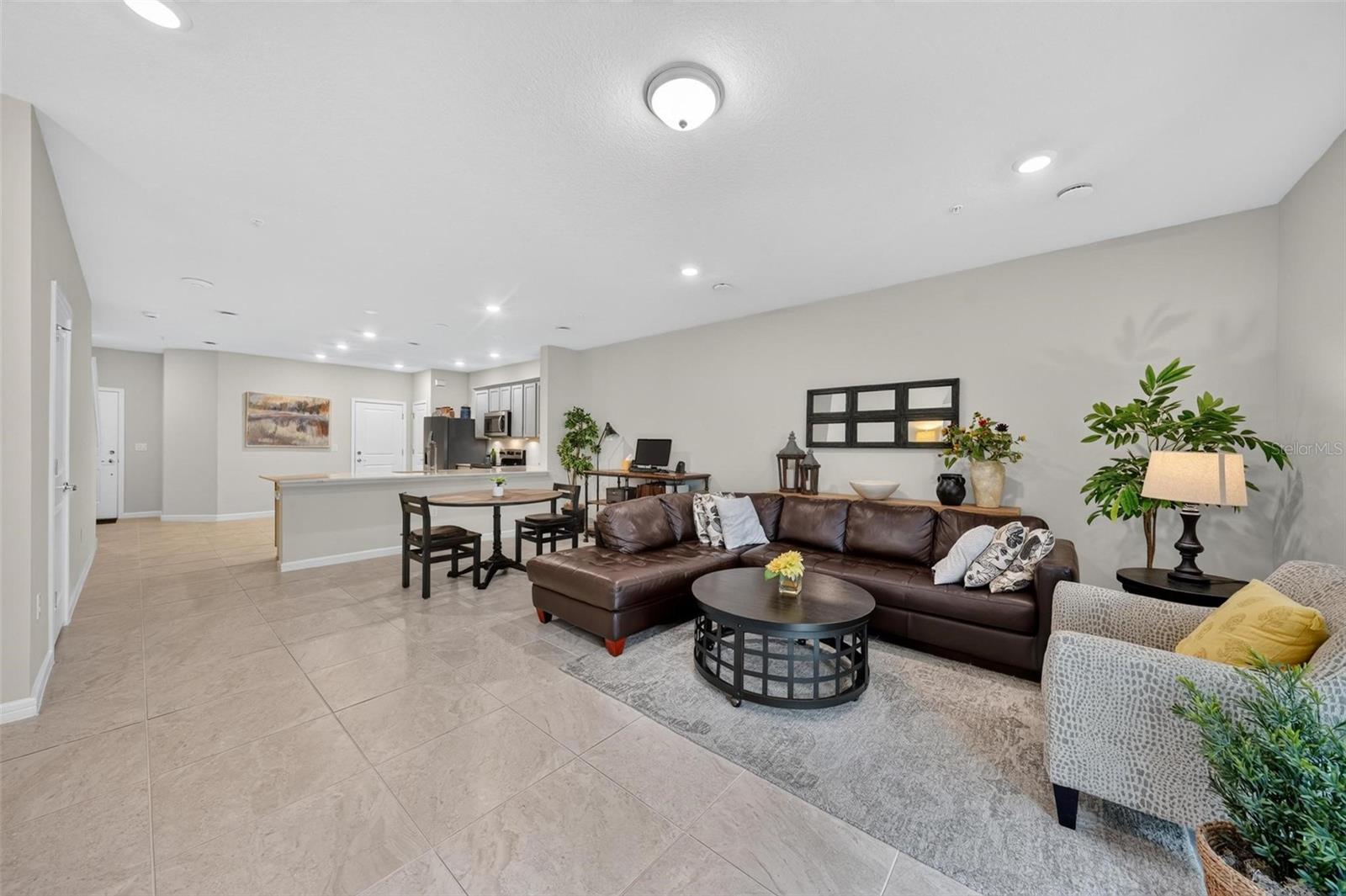GRAYSON SQUARE - Residential