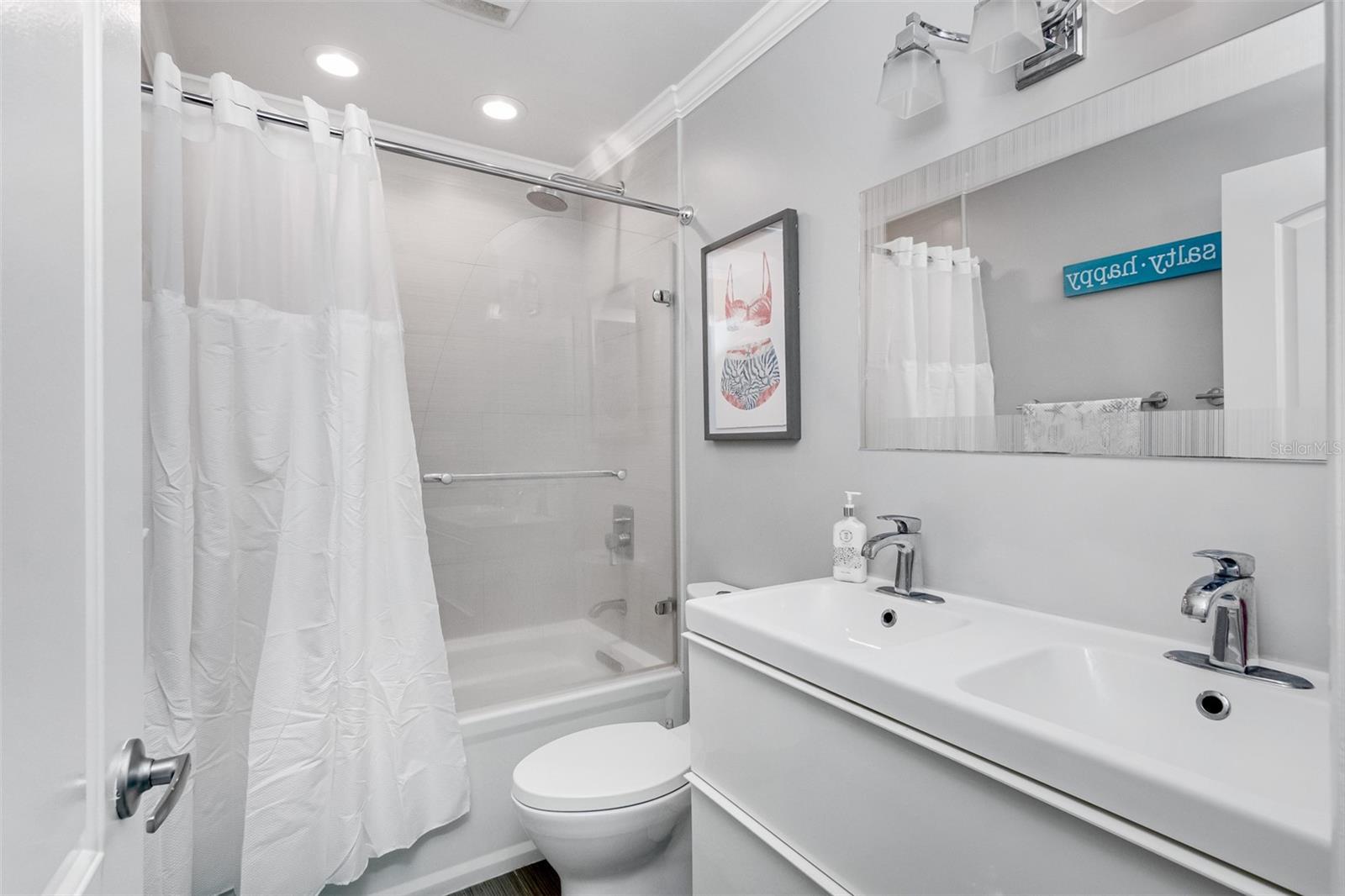 WATERSIDE AT COQUINA KEY SOUTH - Residential