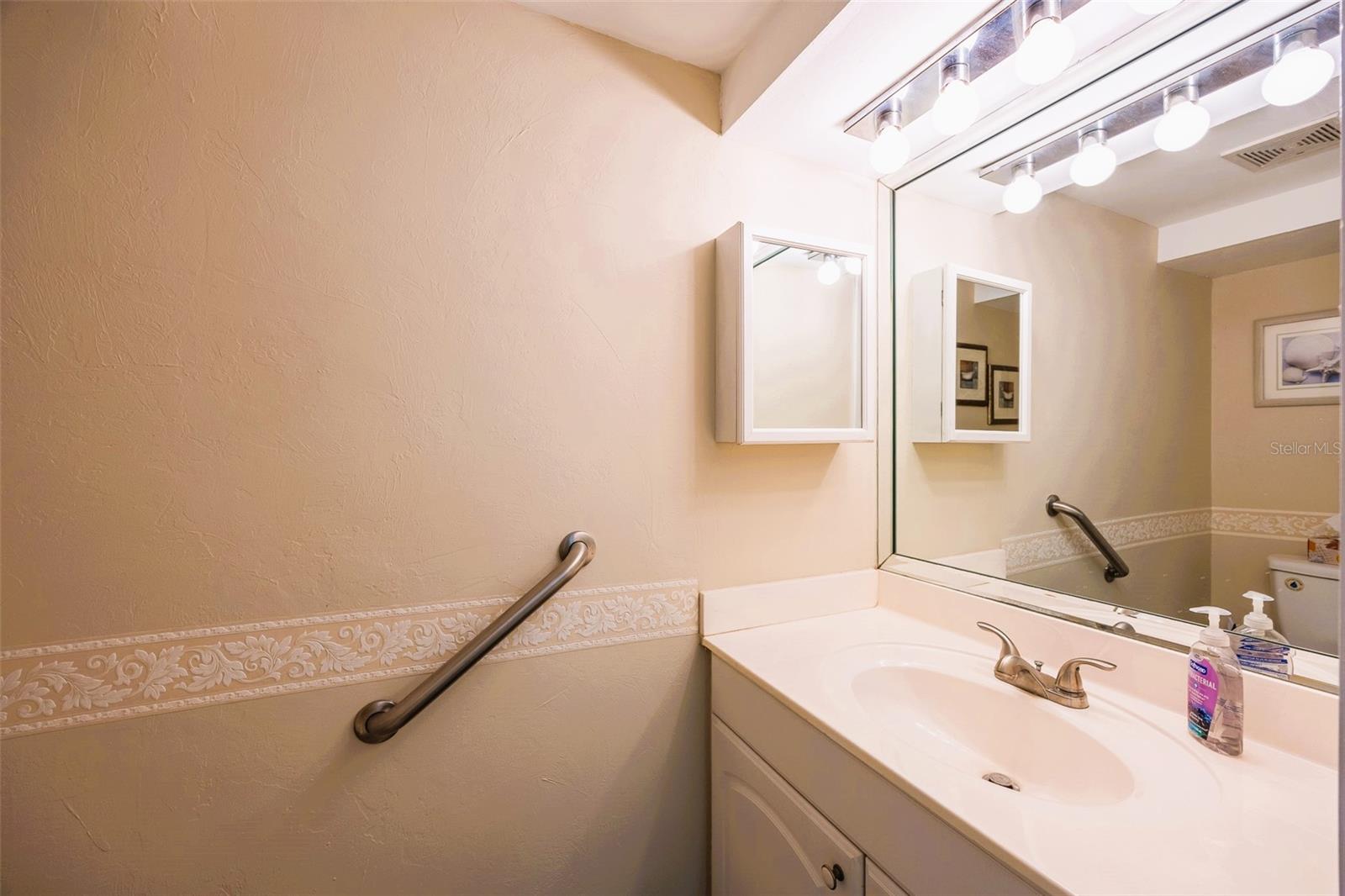REGENCY CONDO - Residential