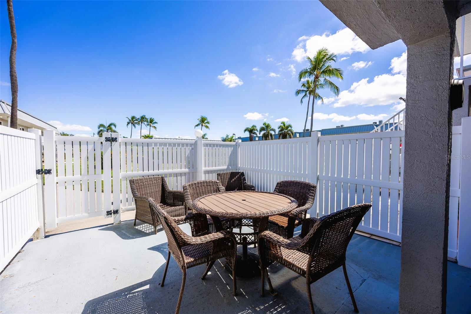REGENCY CONDO - Residential
