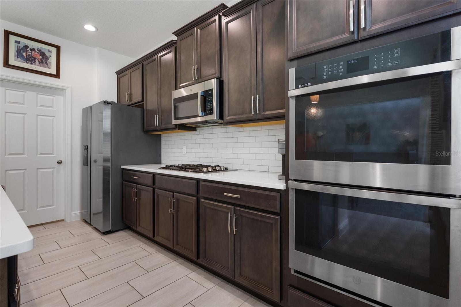 ARDMORE RESERVE PH VI A RE - Residential