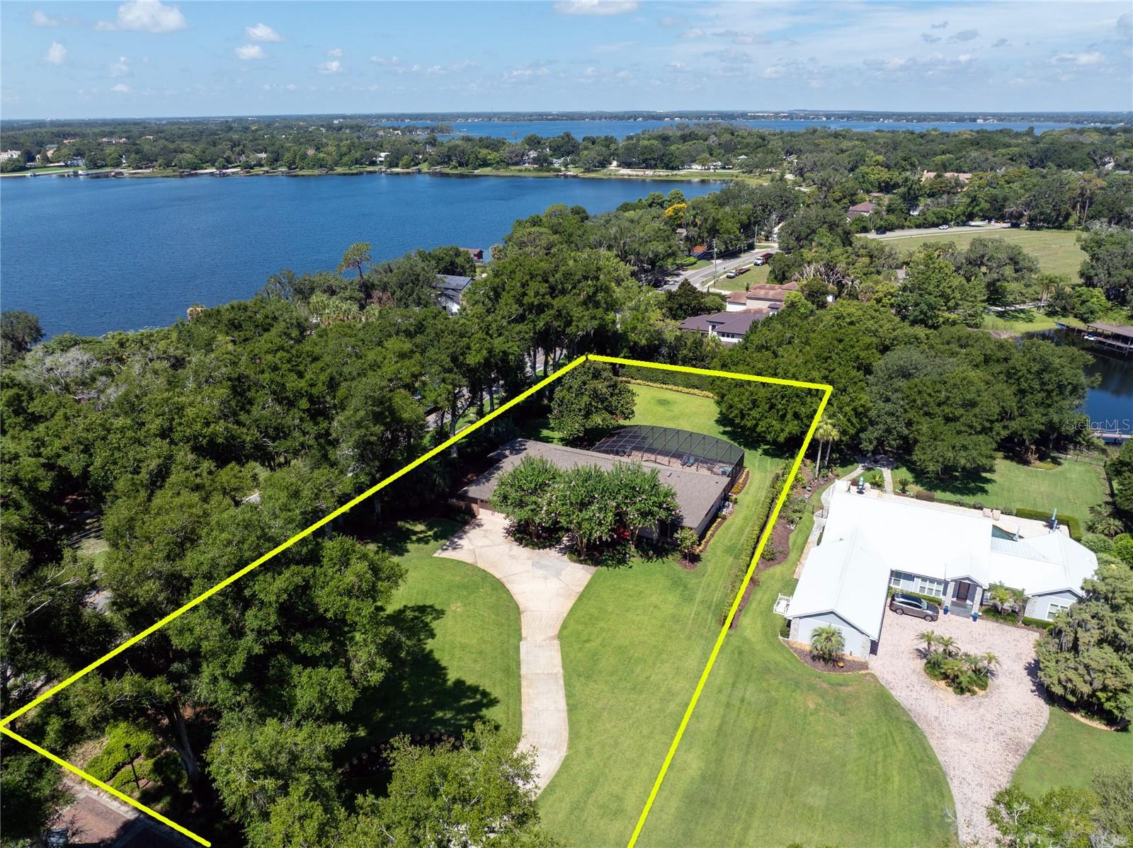 WINDERMERE OAKS - Residential