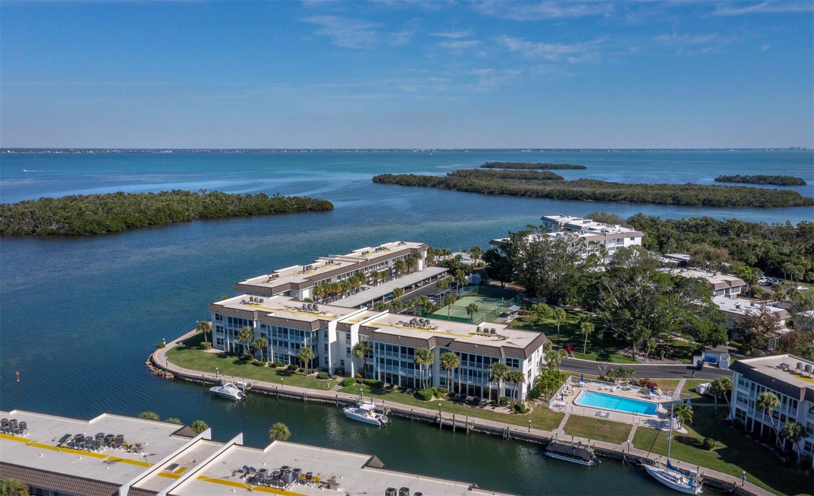LONGBOAT HARBOUR - Residential