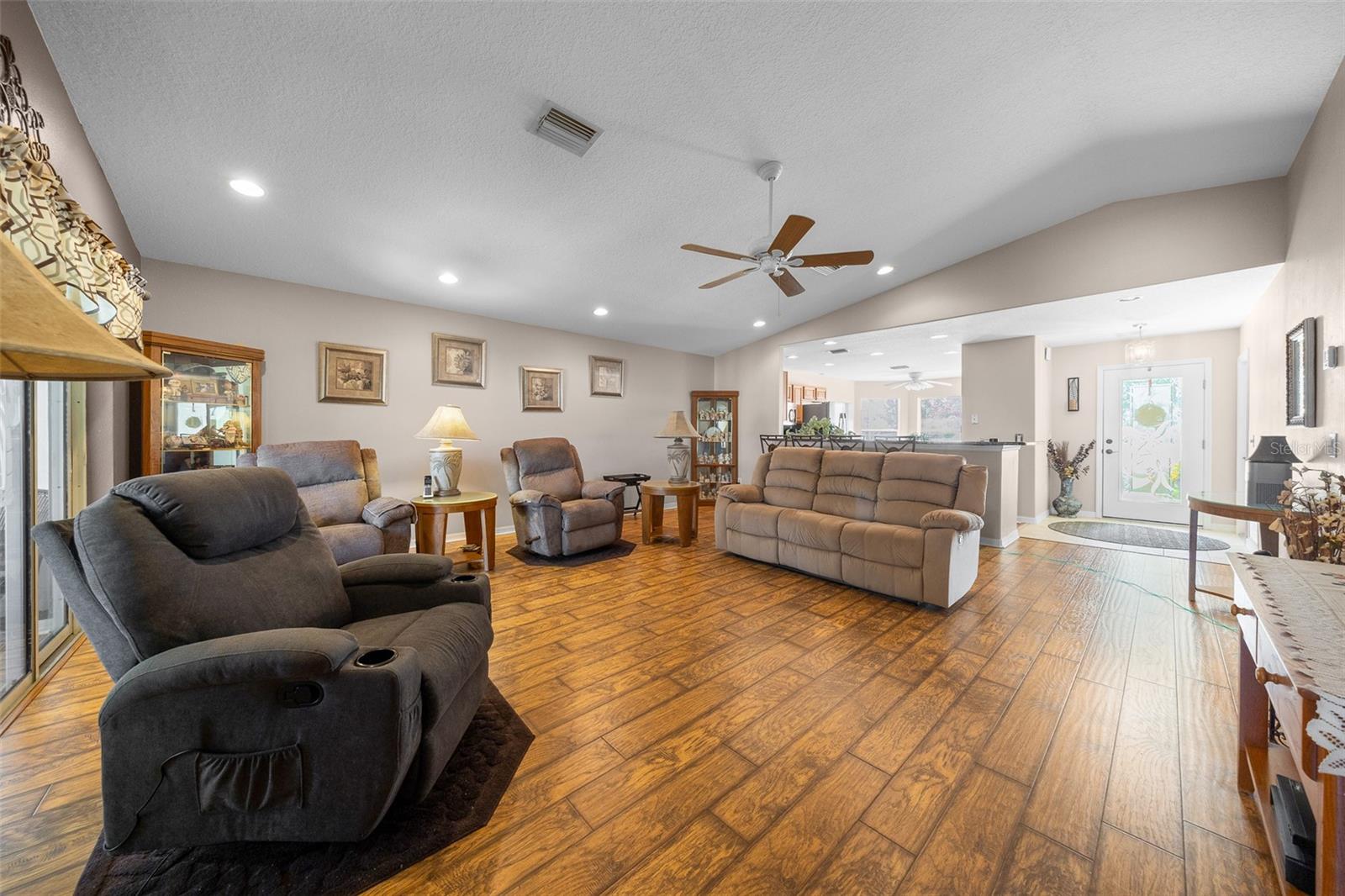 SUMMERGLEN PH 03 - Residential