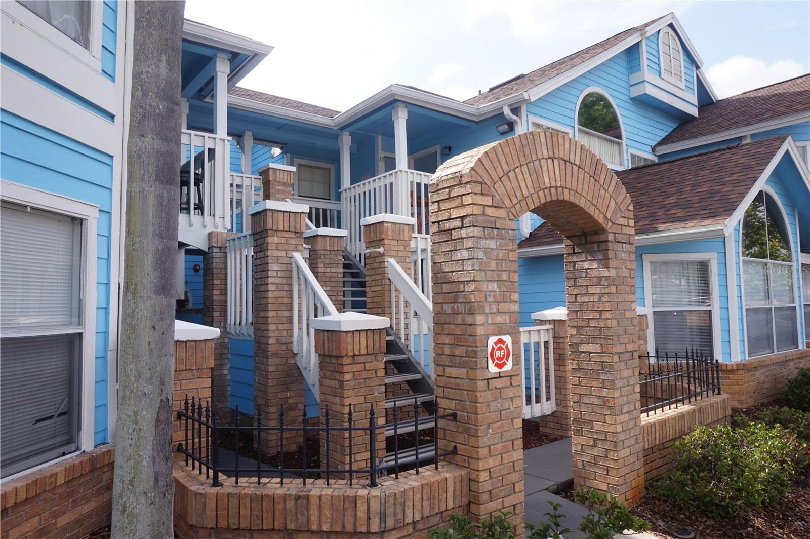 VILLAS AT SOMERSET THE - Residential