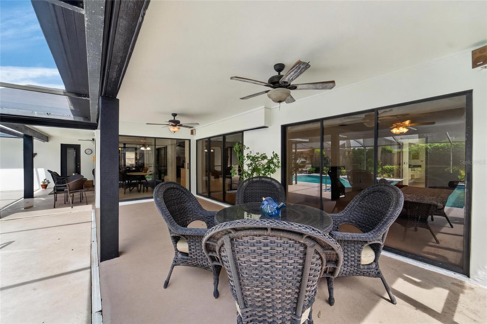 LAKE MAGDALENE MANORS - Residential