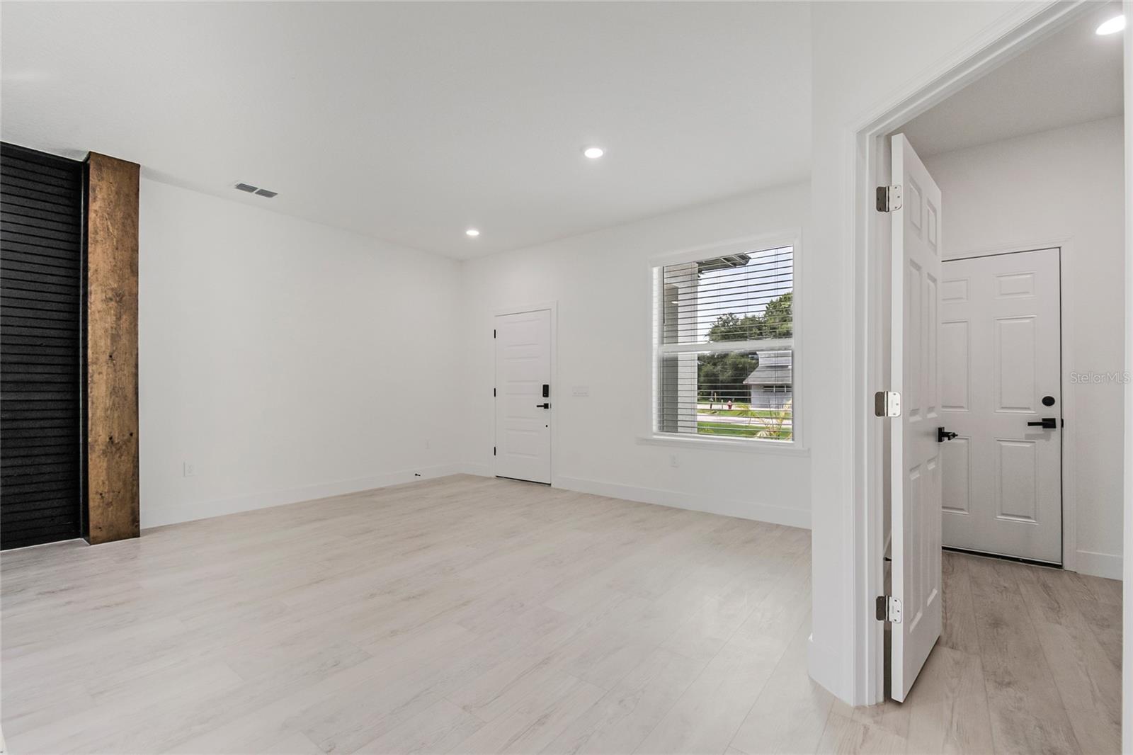 HOWEY W J LAND CO 01 ADD DUNDEE - Residential