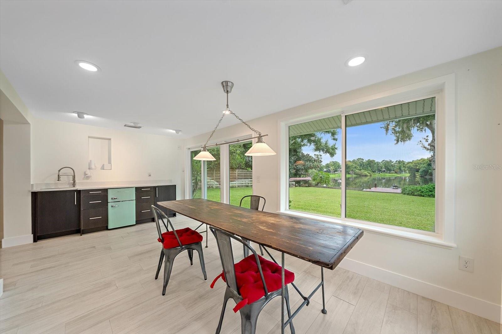 LAKE SARASOTA - Residential