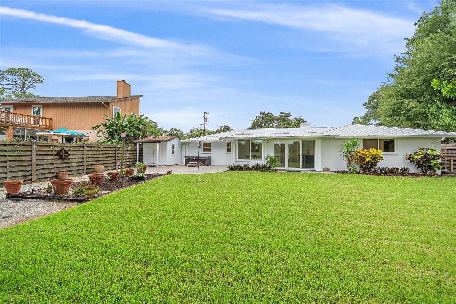 LAKE SARASOTA - Residential