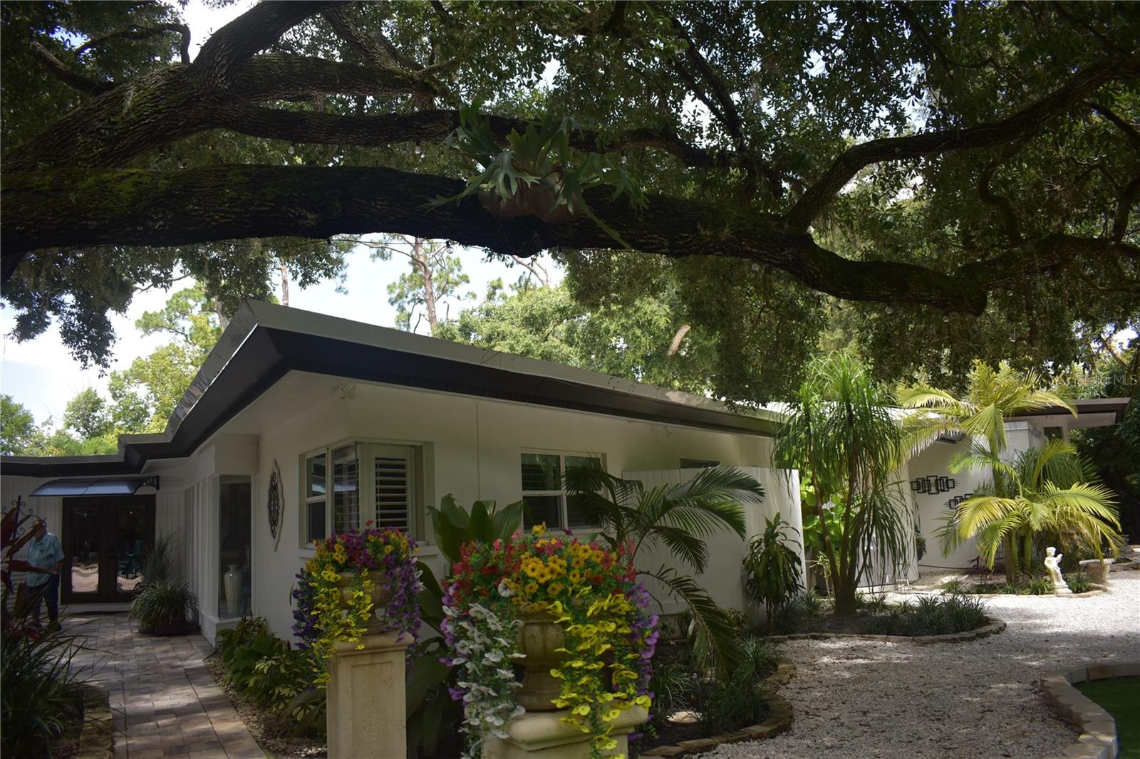 SUNNYBROOK FARMS - Residential