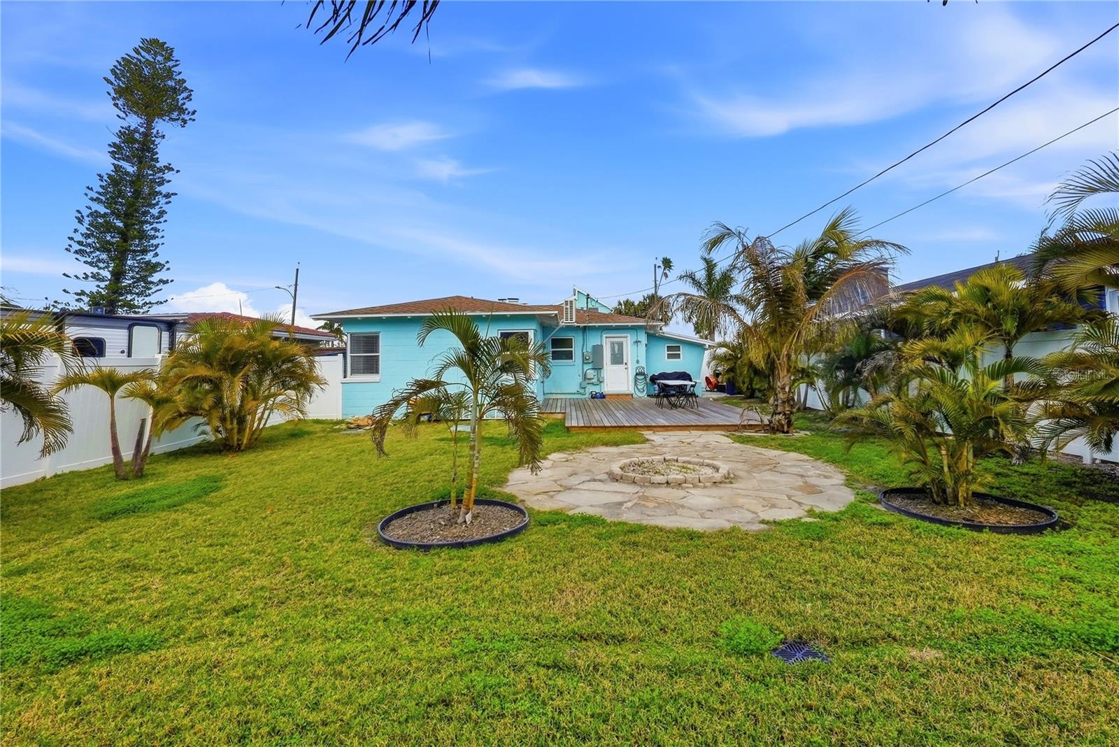 LONE PALM BEACH 4TH ADD - Residential
