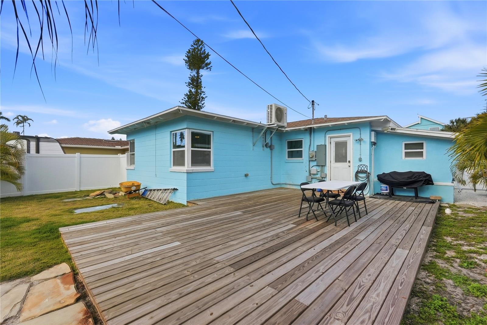 LONE PALM BEACH 4TH ADD - Residential