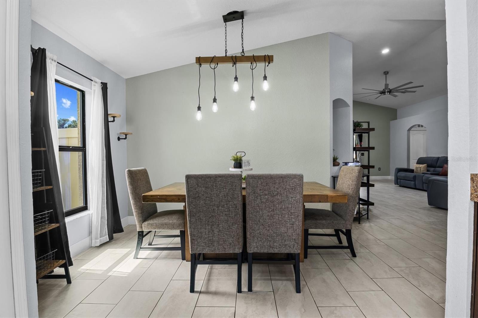 LAKE GIBSON XING - Residential