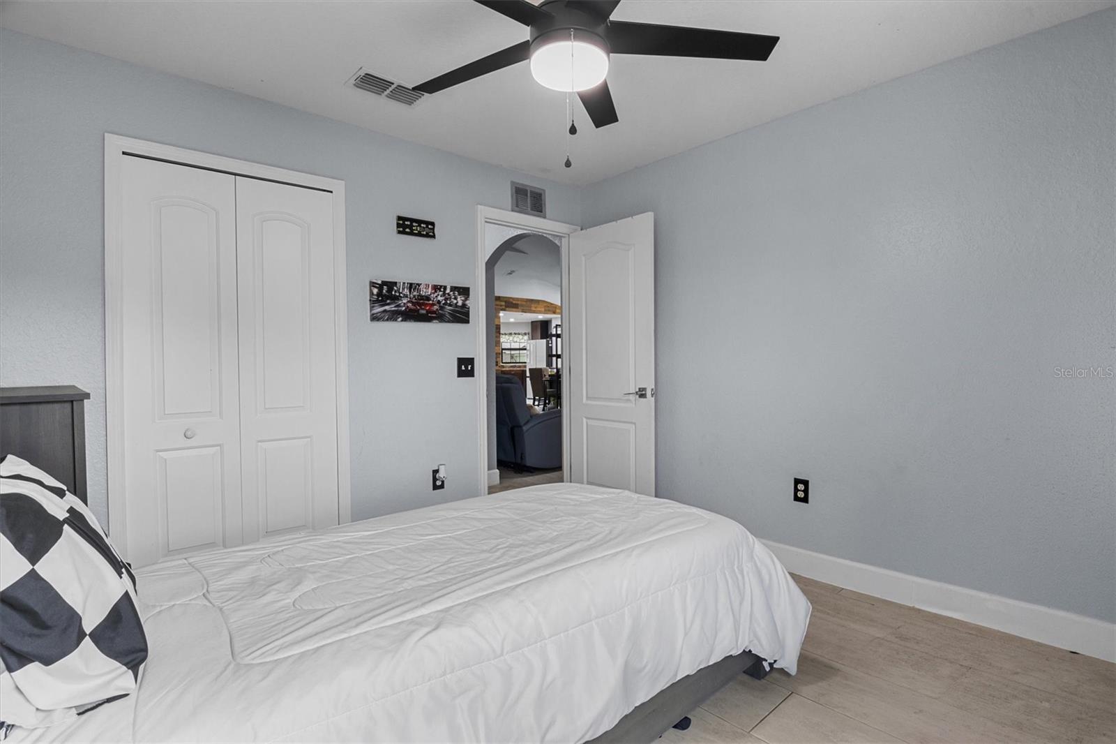 LAKE GIBSON XING - Residential