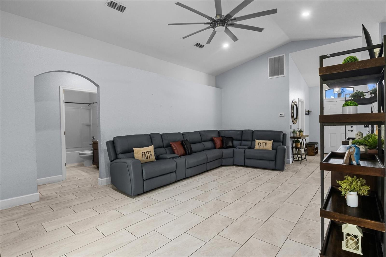 LAKE GIBSON XING - Residential