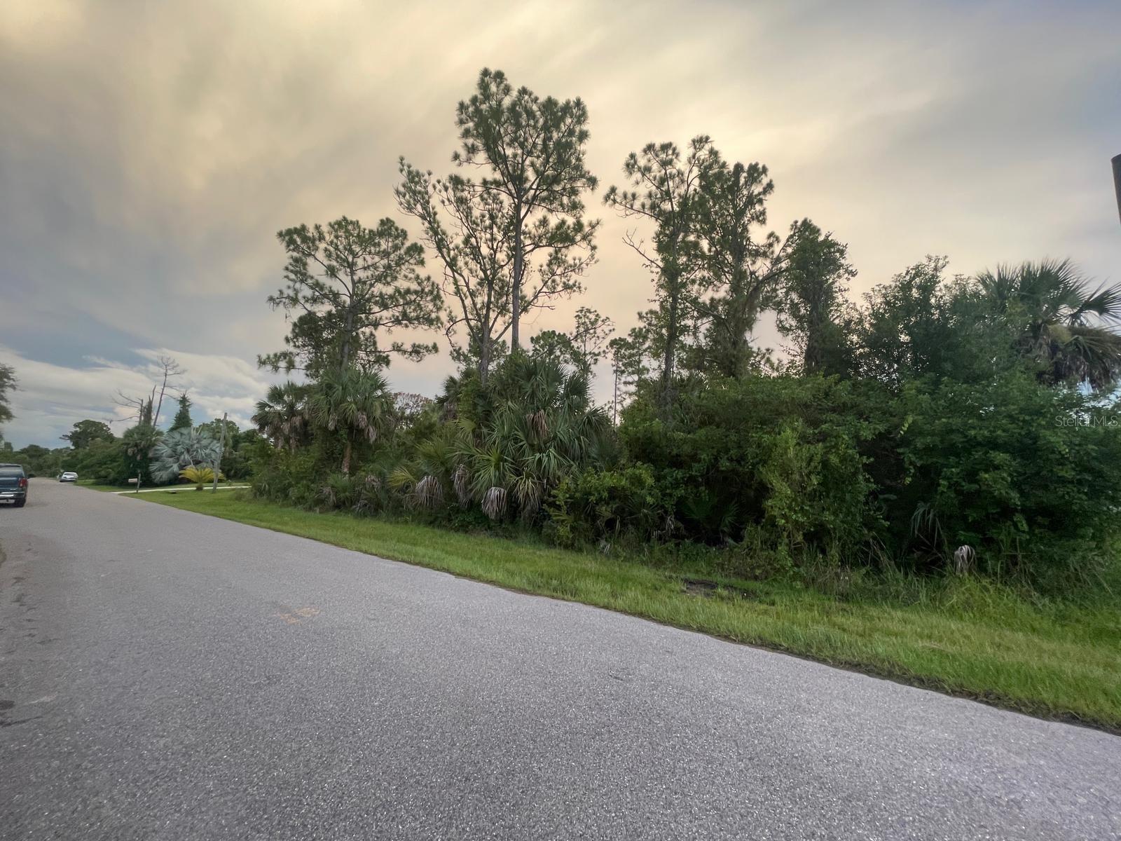 PORT CHARLOTTE SUB 09 - Land