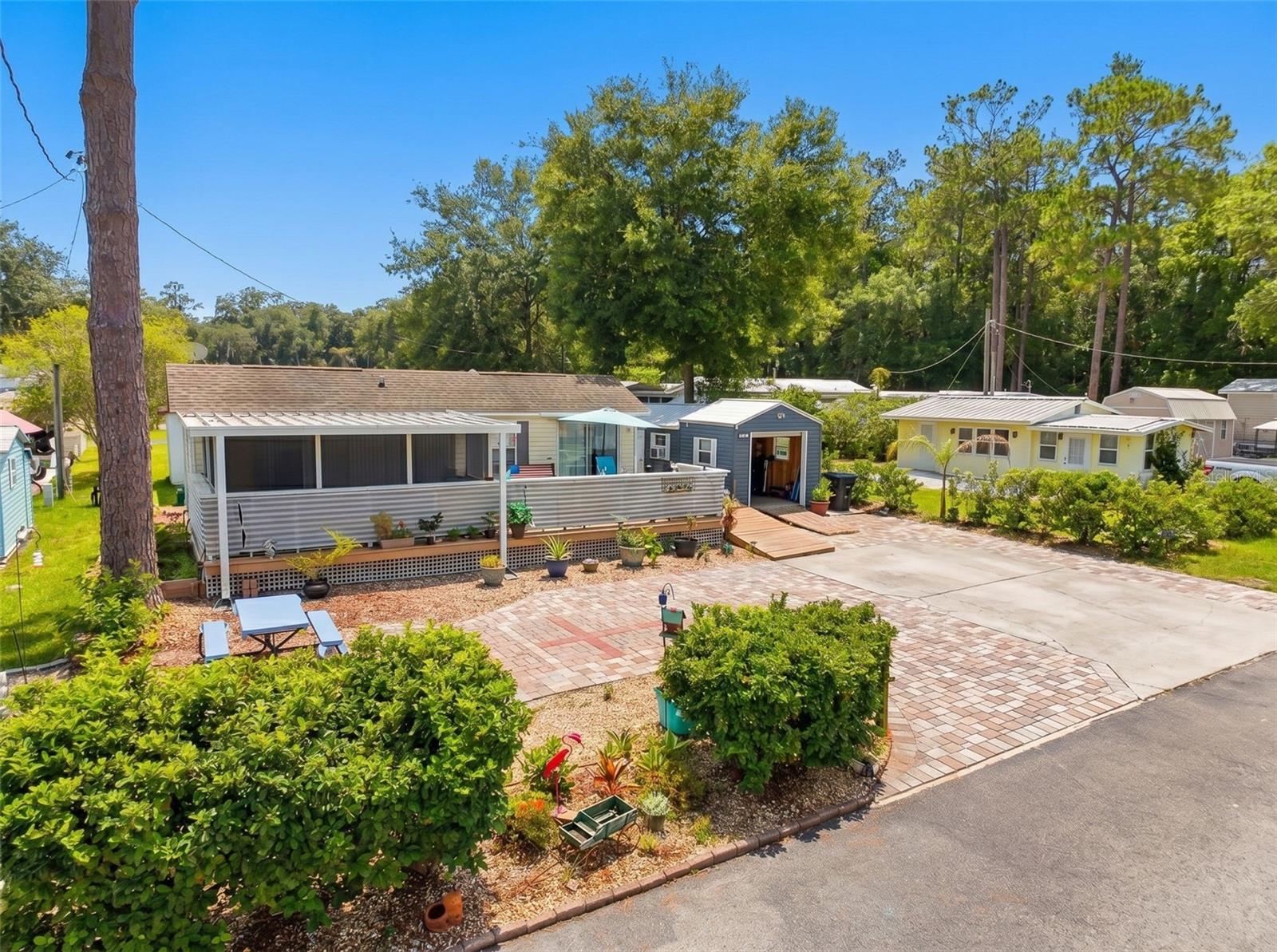 CAMPERS HOLIDAY - Residential