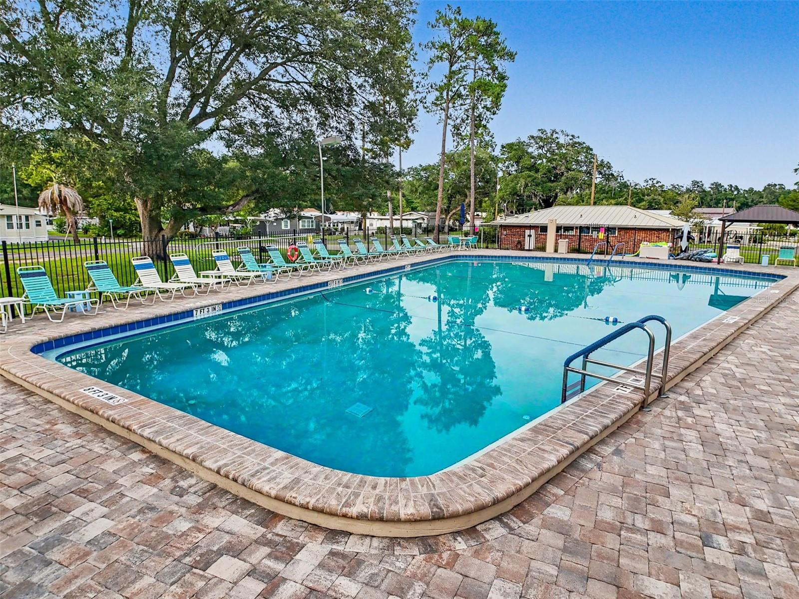 CAMPERS HOLIDAY - Residential