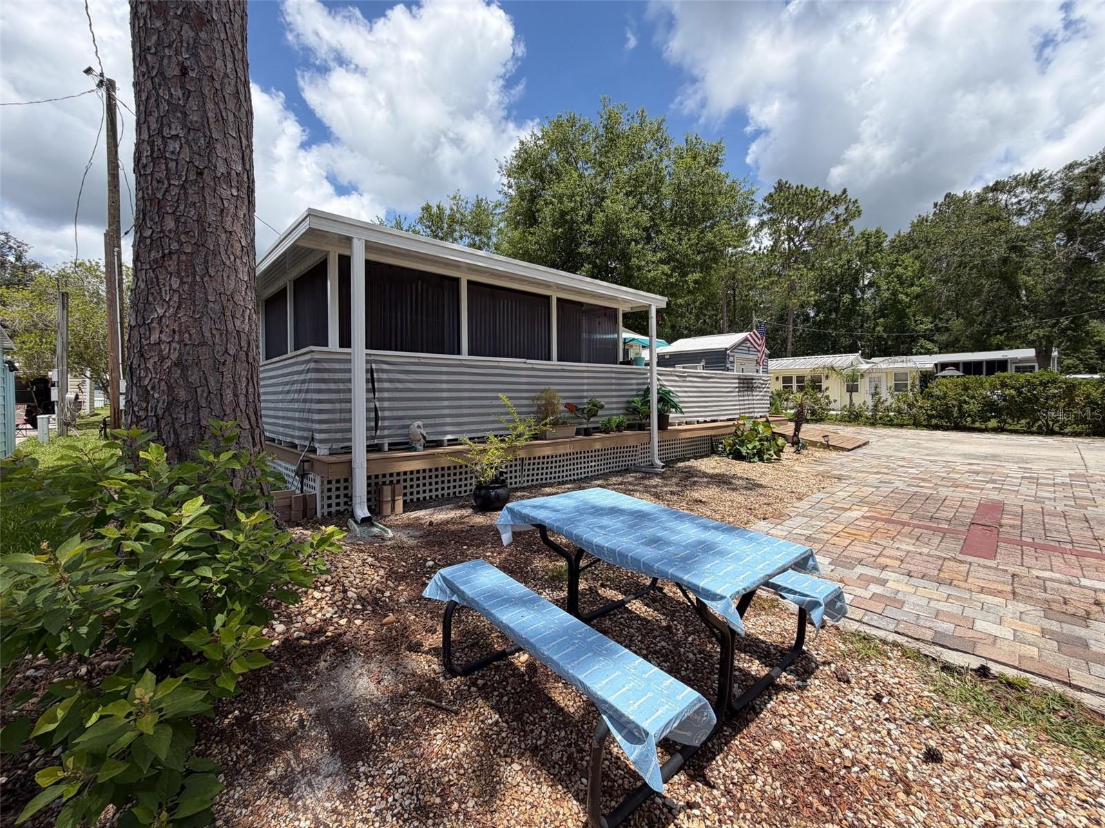 CAMPERS HOLIDAY - Residential
