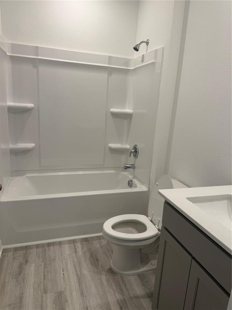 CASCADES PHASE 3 - Residential Lease