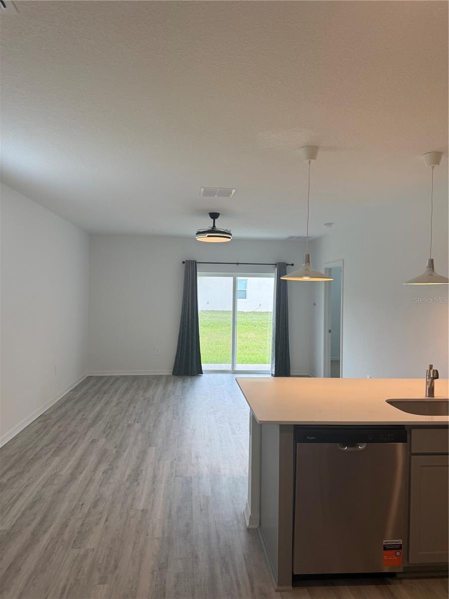 CASCADES PHASE 3 - Residential Lease
