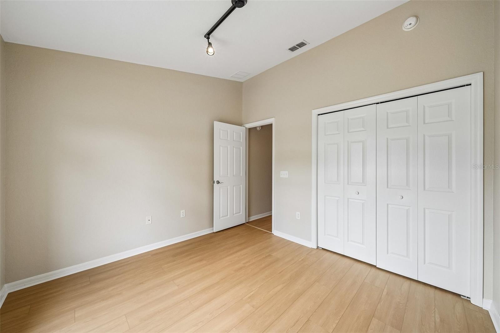 AYERSWORTH GLEN - Residential