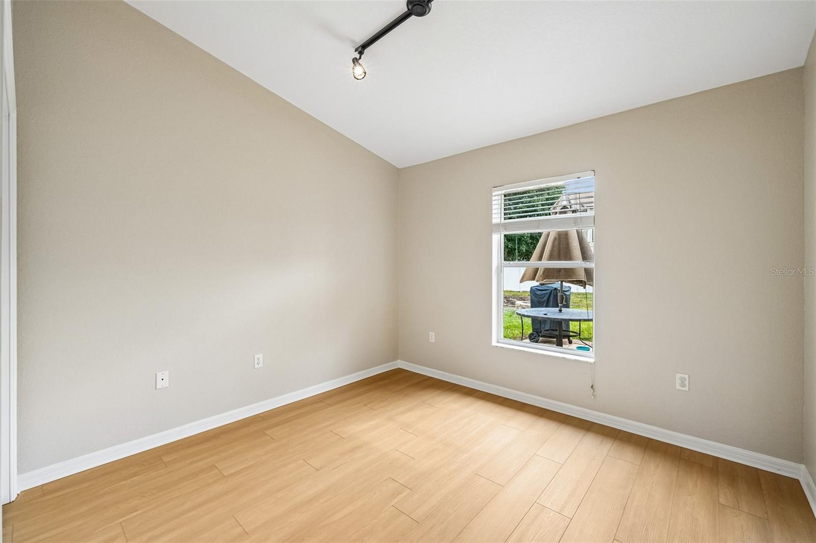 AYERSWORTH GLEN - Residential
