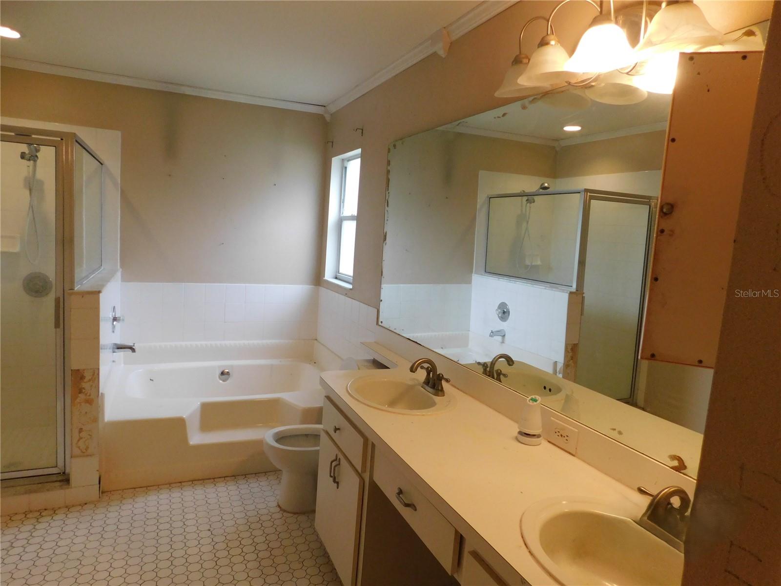 BEACON LAKES CONDO 05 01 - Residential