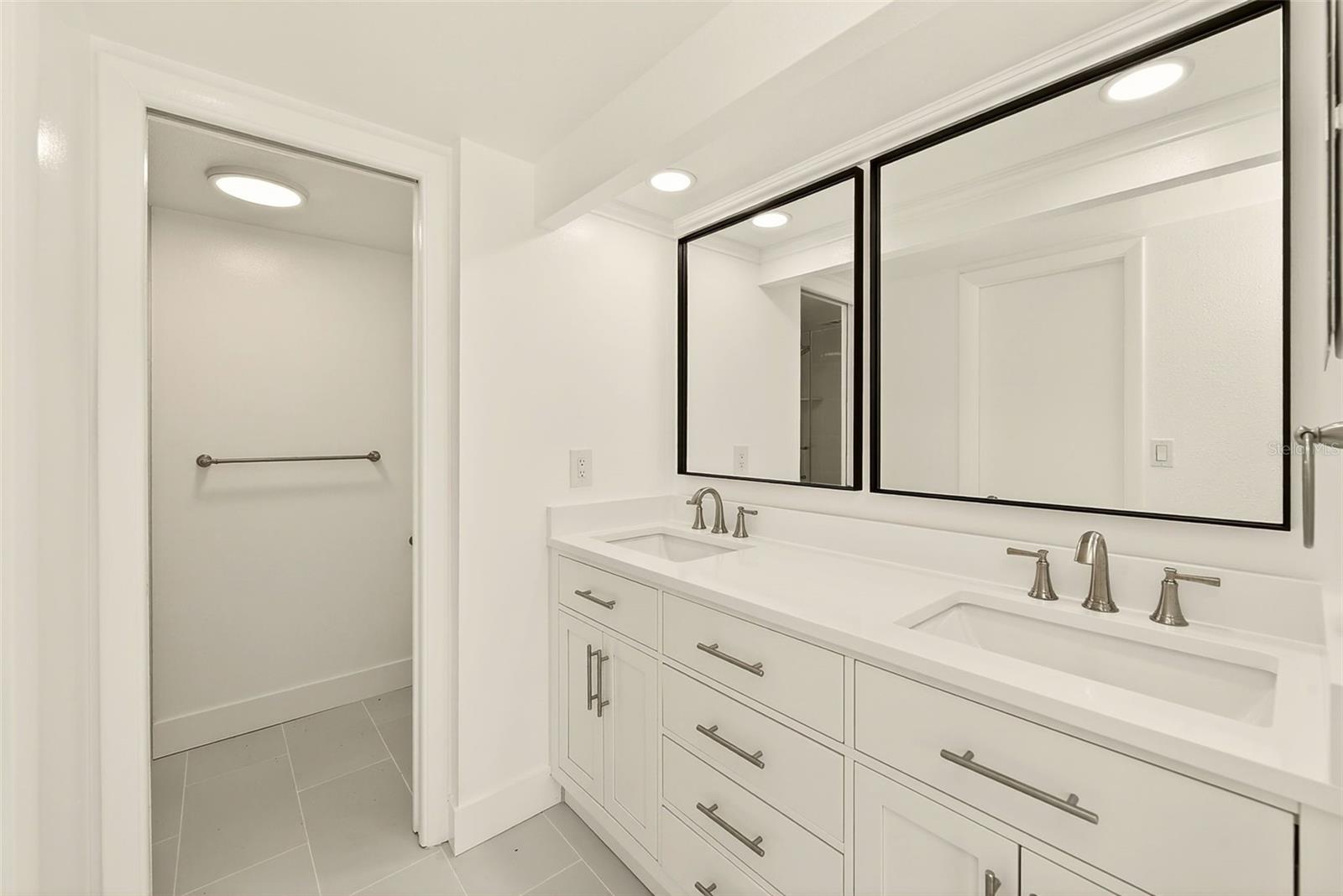 BREAKERS THE CONDO - Residential