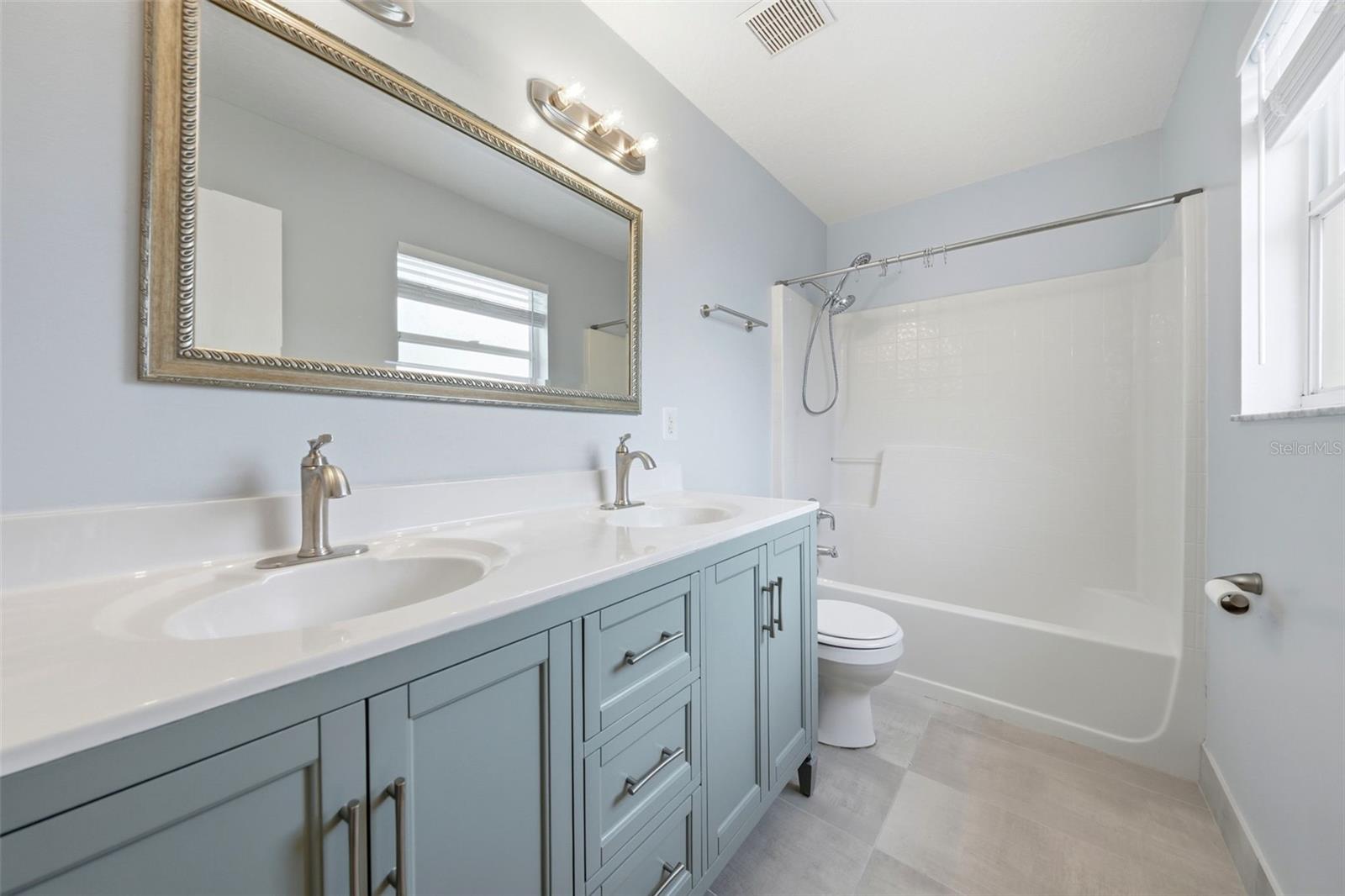 ANDOVER LAKES PH 03B - Residential