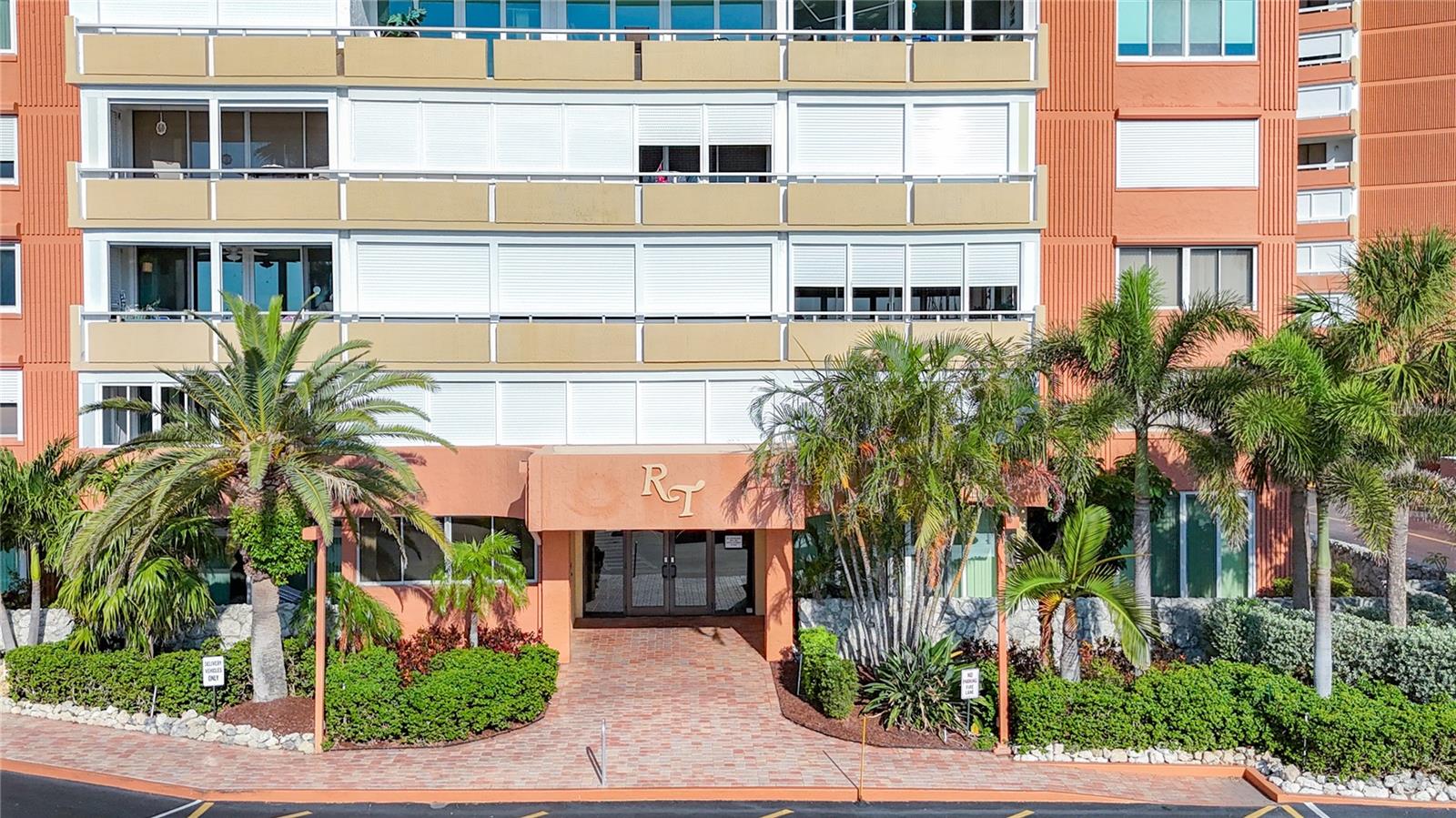 REDINGTON TOWERS BLDG 2 CONDO - Residential