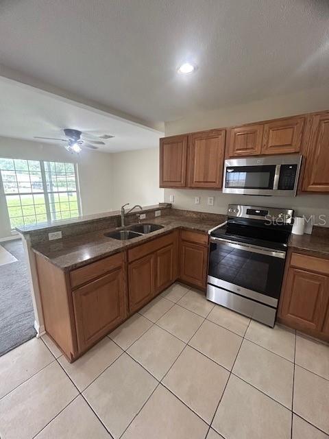 COUNTRY CLUB MANOR UNIT 1 - Residential Lease